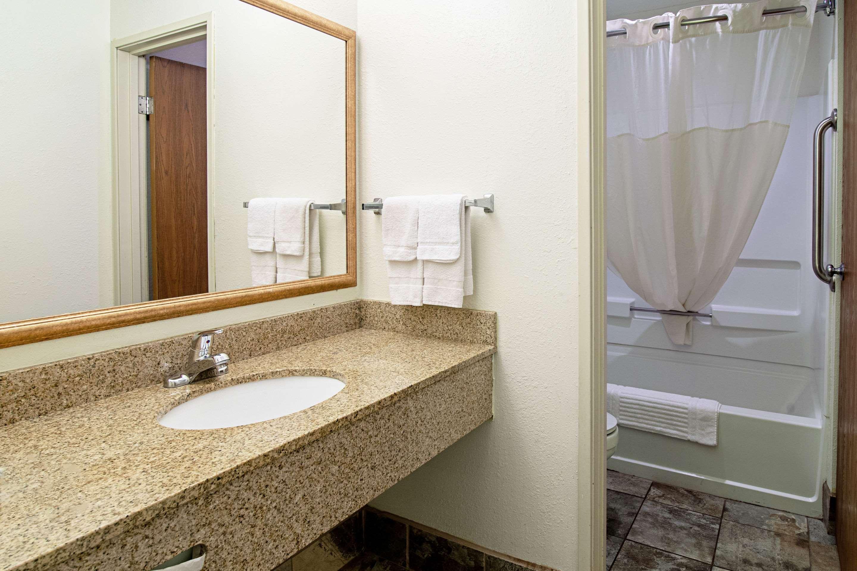 Quality Inn Aberdeen Eksteriør billede